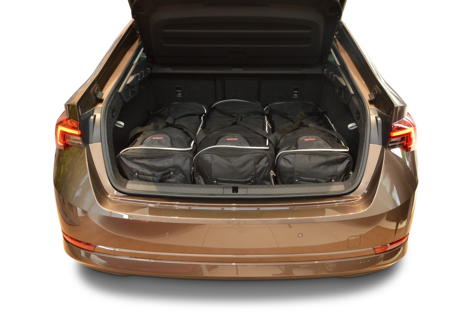 Pack de 6 sacs de voyage sur-mesure pour Skoda Octavia IV (NX) (depuis 2020) - Gamme Classique