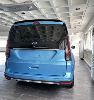 Aileron / Becquet pour VW Caddy 5 (depuis 2020) / Ford Tourneo Connect 3 (depuis 2022)