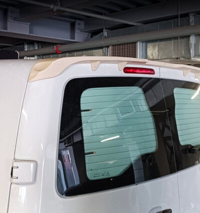 Aileron / Becquet Extreme pour pour Opel Vivaro C double-porte (2019 - Present) / Citroen Jumpy (depuis 2016) / Dispatch (depuis 2016) / Space Tourer (depuis 2016), Peugeot Expert Mk3 / Traveller (depuis 2016), Toyota Proace (depuis 2016)