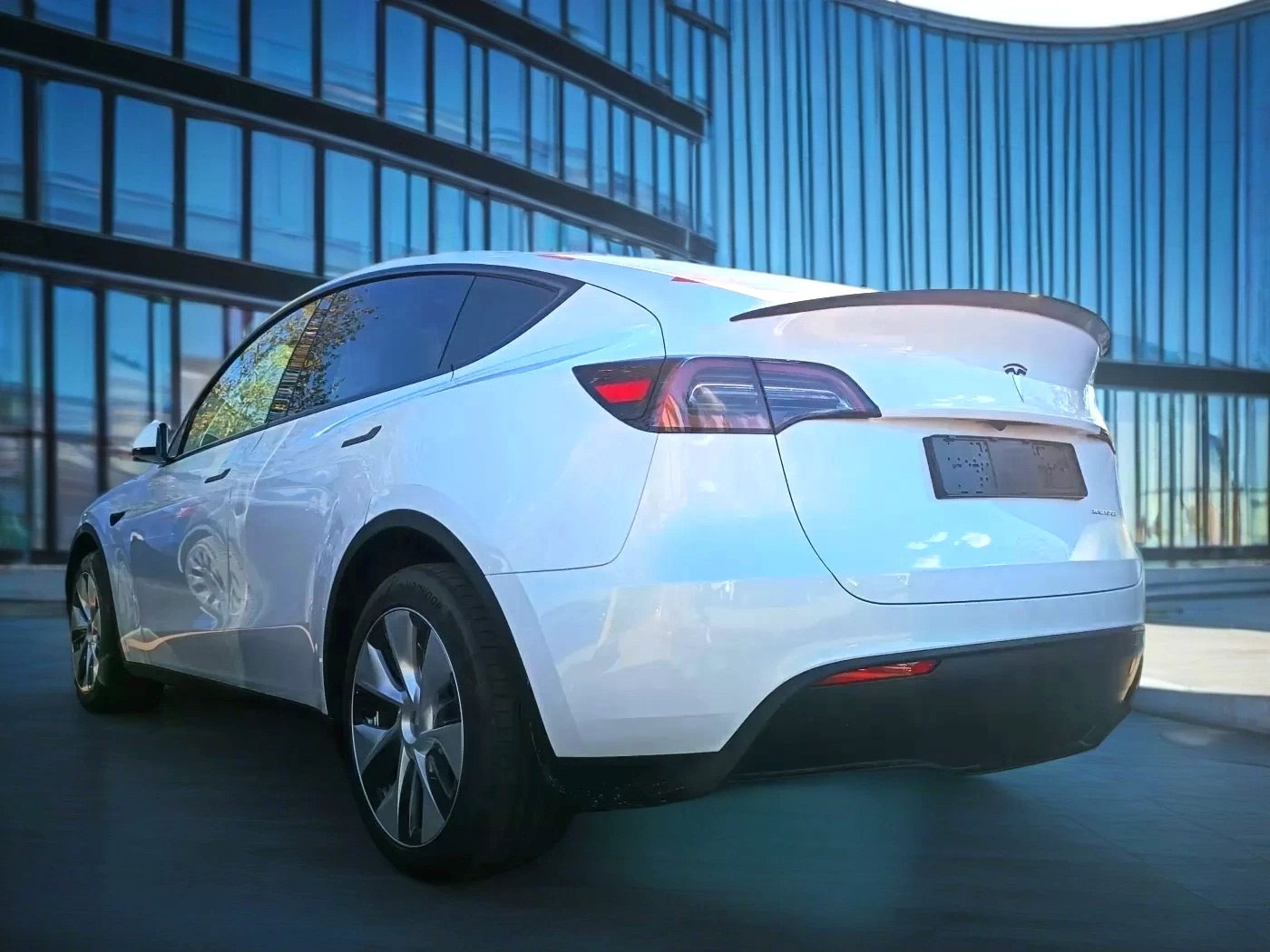 Aileron / Becquet Style Performance pour Tesla Model Y (depuis 2020)
