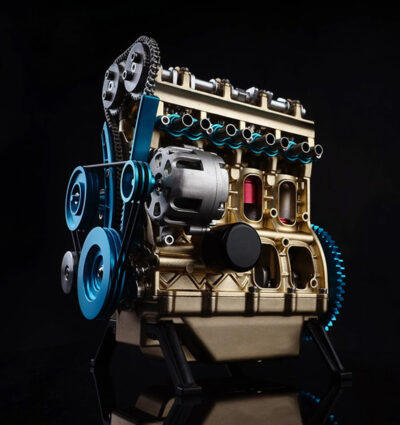 Moteur 4 cylindres à construire (tout en métal - 357 pièces)