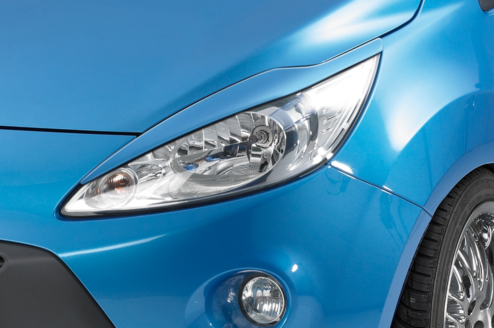 Paupières de phares avants (la paire) pour Ford KA RU8 hatchback (depuis 2009) - Fabriqué en ABS (à peindre)