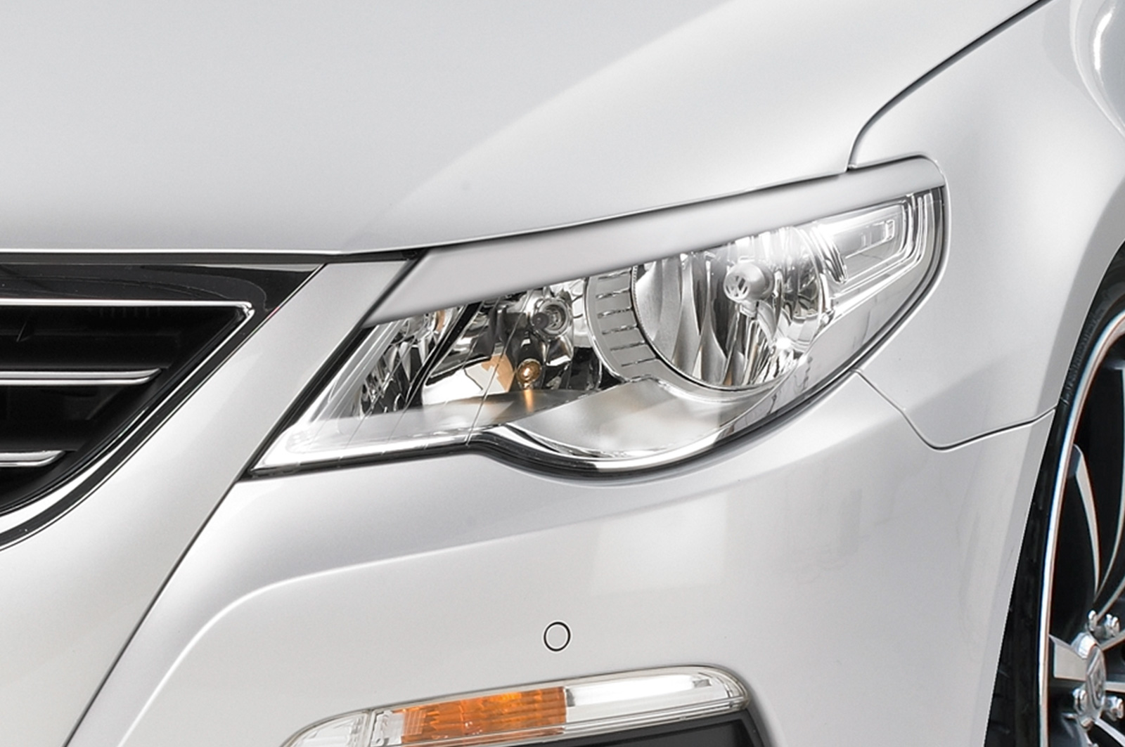 Paupières de phares avants (la paire) pour VW Passat CC (Typ 35) toutes carrosseries (2008-2012) - Fabriqué en ABS (à peindre)
