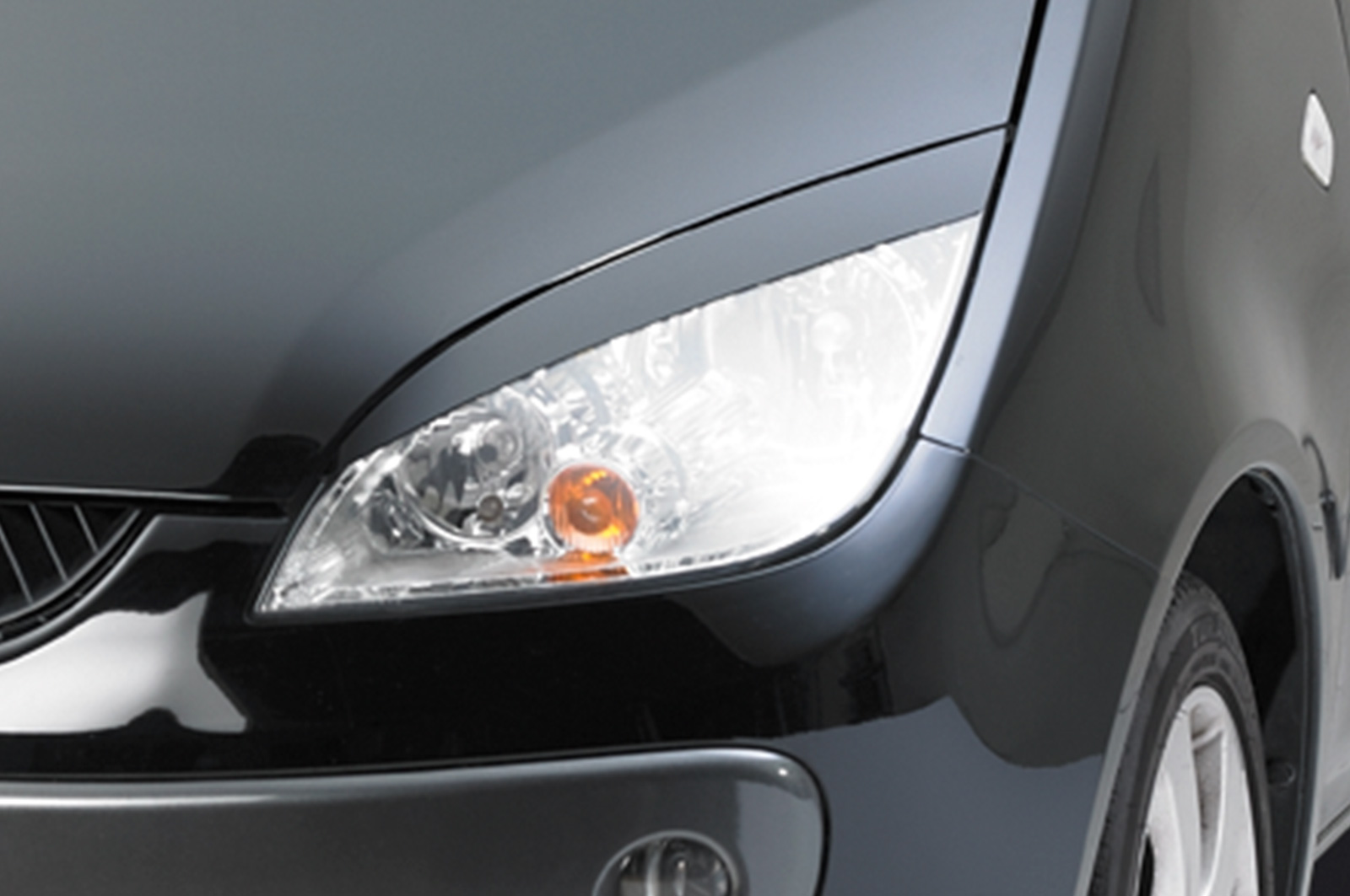 Paupières de phares avants (la paire) pour Mitsubishi Colt Z30 CZ3 / Colt Plus / Colt 5 portes (2004-11/2008) - Fabriqué en ABS (à peindre)
