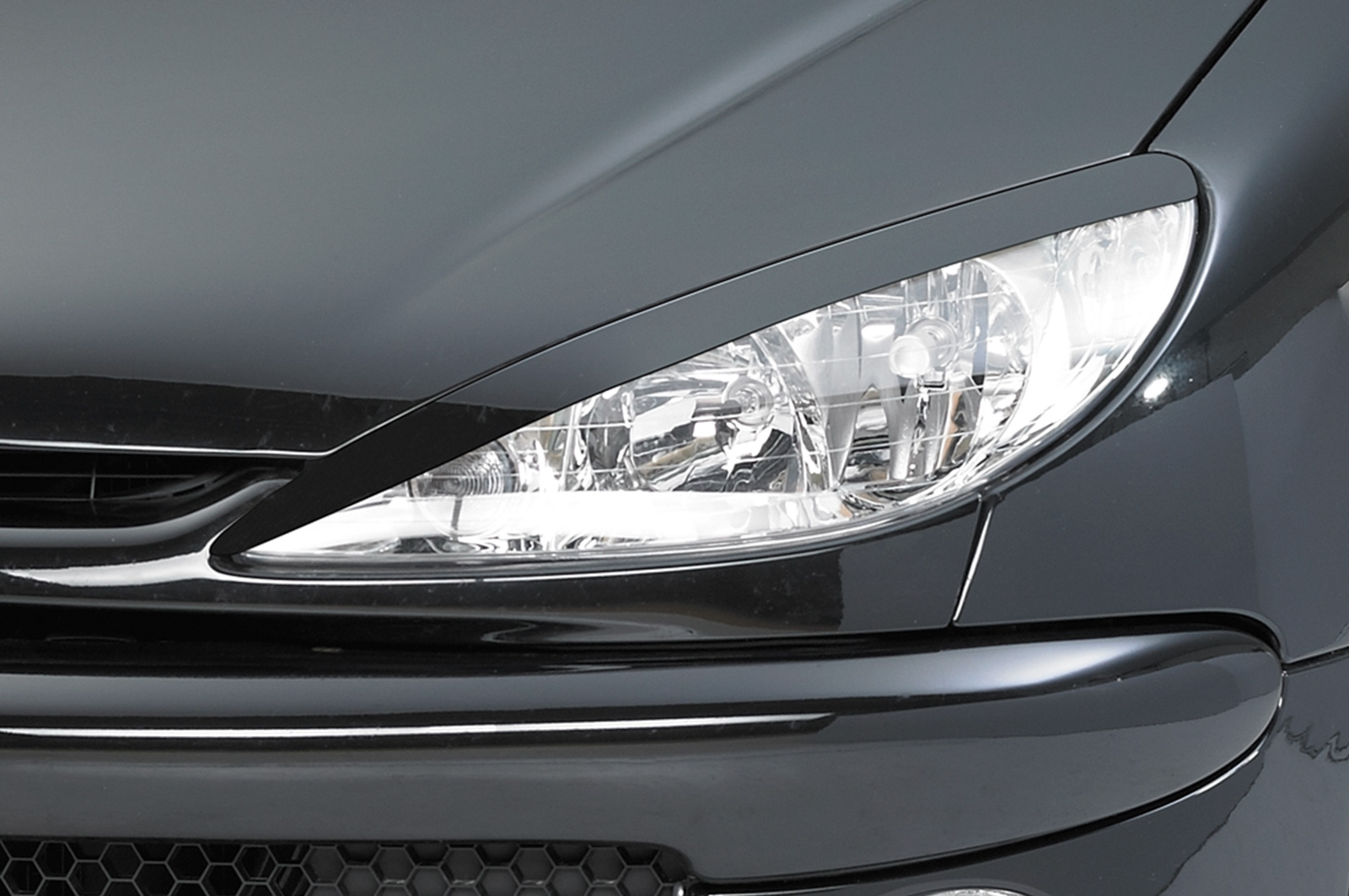 Paupières de phares avants (la paire) pour Peugeot 206 toutes carrosseries (1998-2006) - Fabriqué en ABS (à peindre)