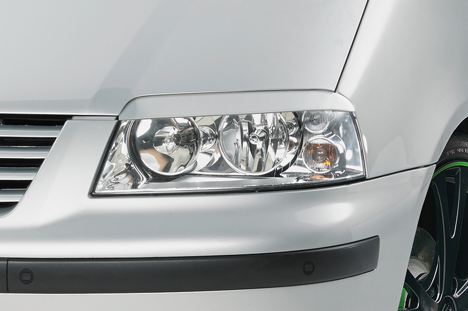Paupières de phares avants (la paire) pour VW Sharan I (2000-2010) - Fabriqué en ABS (à peindre)