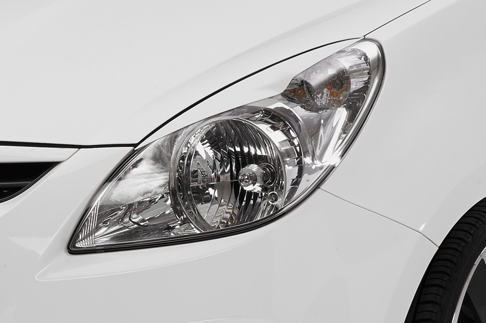 Paupières de phares avants (la paire) pour Hyundai I20 toutes carrosseries (2008-7/2012) - Fabriqué en ABS (à peindre)