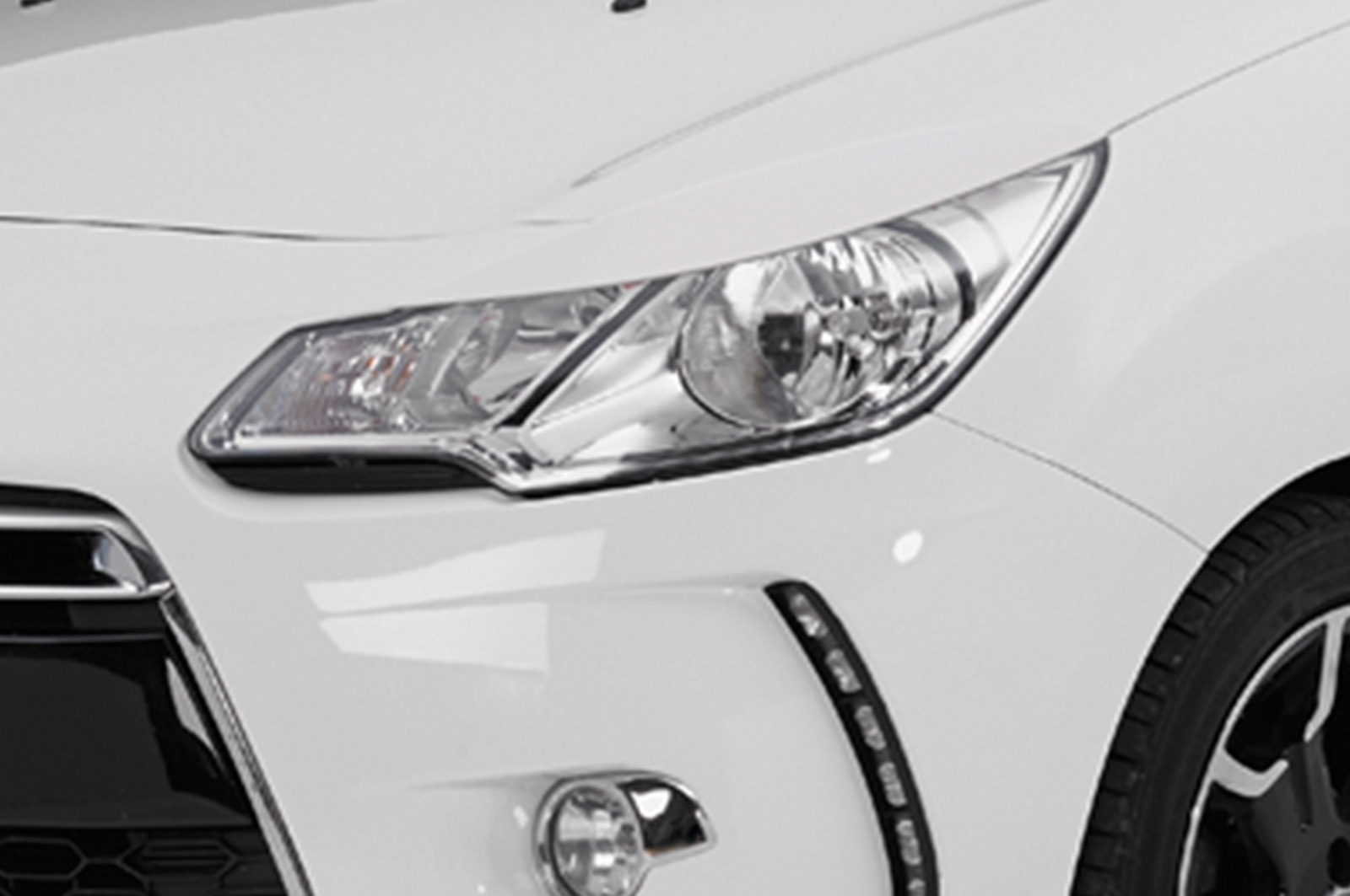 Paupières de phares avants (la paire) pour Citroen DS3 toutes carrosseries (depuis 2010) - Fabriqué en ABS (à peindre)