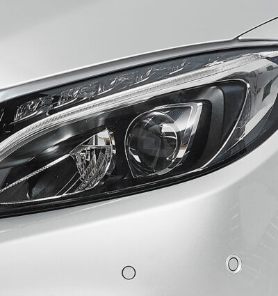 Paupières de phares avants (la paire) pour Mercedes Benz C-Klassse W205 S205 V205 C205 A205 toutes carrosseries (depuis 2/2014) - Fabriqué en ABS (à peindre)