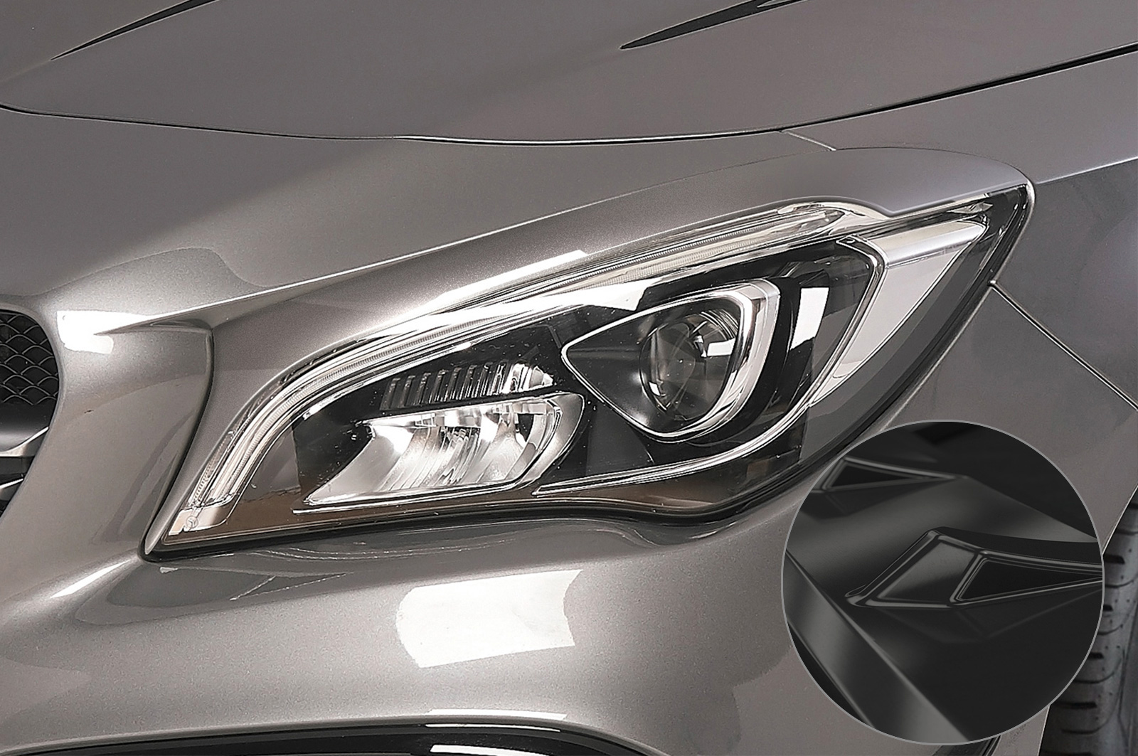 Paupières de phares avants (la paire) pour Mercedes Benz CLA X117 C117 toutes carrosseries (01/2013-2018) - Fabriqué en ABS glossy (Noir brillant)