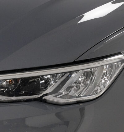 Paupières de phares avants (la paire) pour VW Golf 8 (CD) toutes carrosseries (depuis 12/2019) - Fabriqué en ABS glossy (Noir brillant)