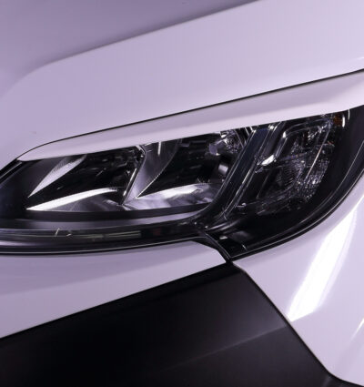 paupières de phares (la paire) RDX pour FIAT Ducato (2014+), CITROËN Jumper/Relay (2014+), OPEL/VAUXHALL Movano (2021+), PEUGEOT Boxer (2014+), TOYOTA ProAce Max (2024+), IVECO eSuperJolly (2026+) et RAM ProMaster (2013+) - Blanc brillant
