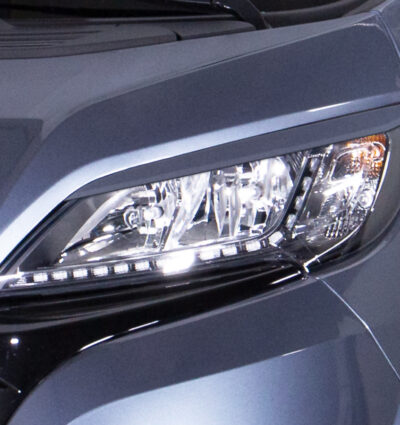 Protections de phares RDX pour FIAT Ducato (2014+), CITROËN Jumper/Relay (2014+), OPEL/VAUXHALL Movano (2021+), PEUGEOT Boxer (2014+), TOYOTA ProAce Max (2024+), IVECO eSuperJolly (2026+) et RAM ProMaster (2013+)