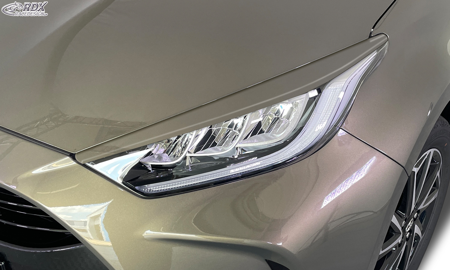 paupières de phares (la paire) RDX pour TOYOTA Yaris (XPA1 / 2020+)