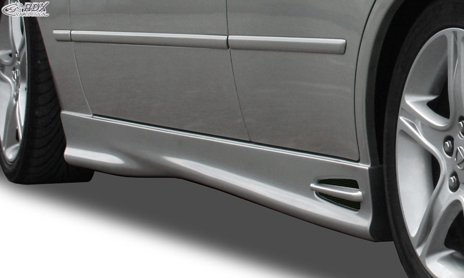 Bas de caisse (la paire) RDX pour LEXUS IS (XE1) "GT4"