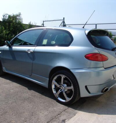 Aileron / Becquet de toit Alfa Romeo 147