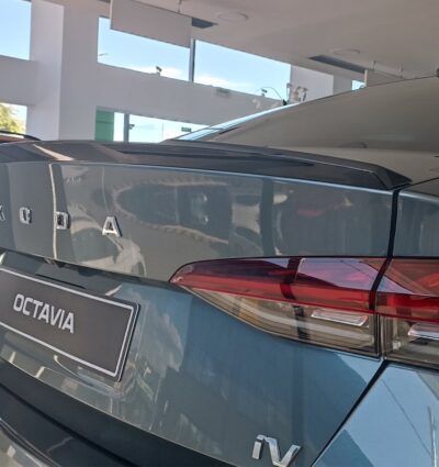 Becquet / Lèvre de spoiler style RS Skoda Octavia Mk4 (2019-)