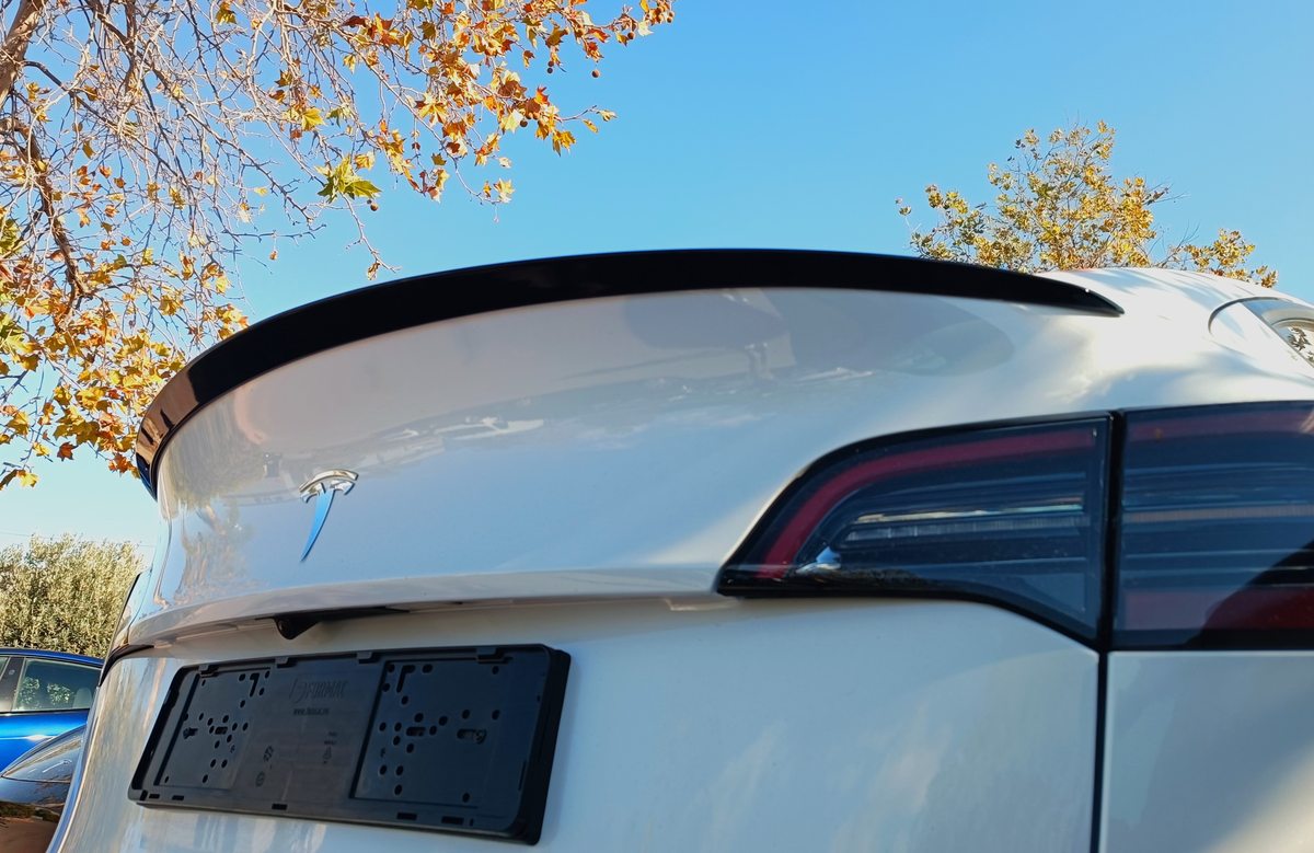 Becquet / Lèvre de spoiler Tesla Model Y