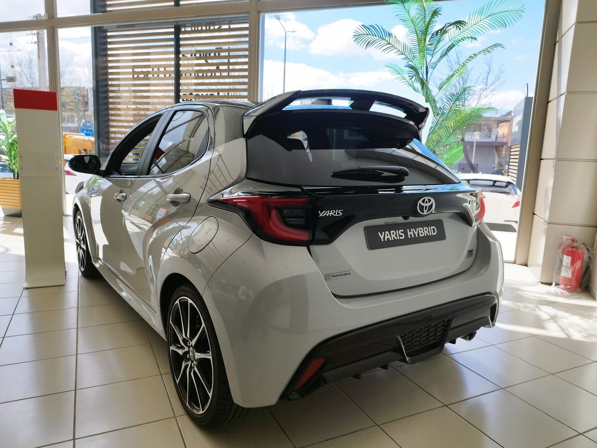 Aileron / Becquet de toit Toyota Yaris Mk4 (2020-)