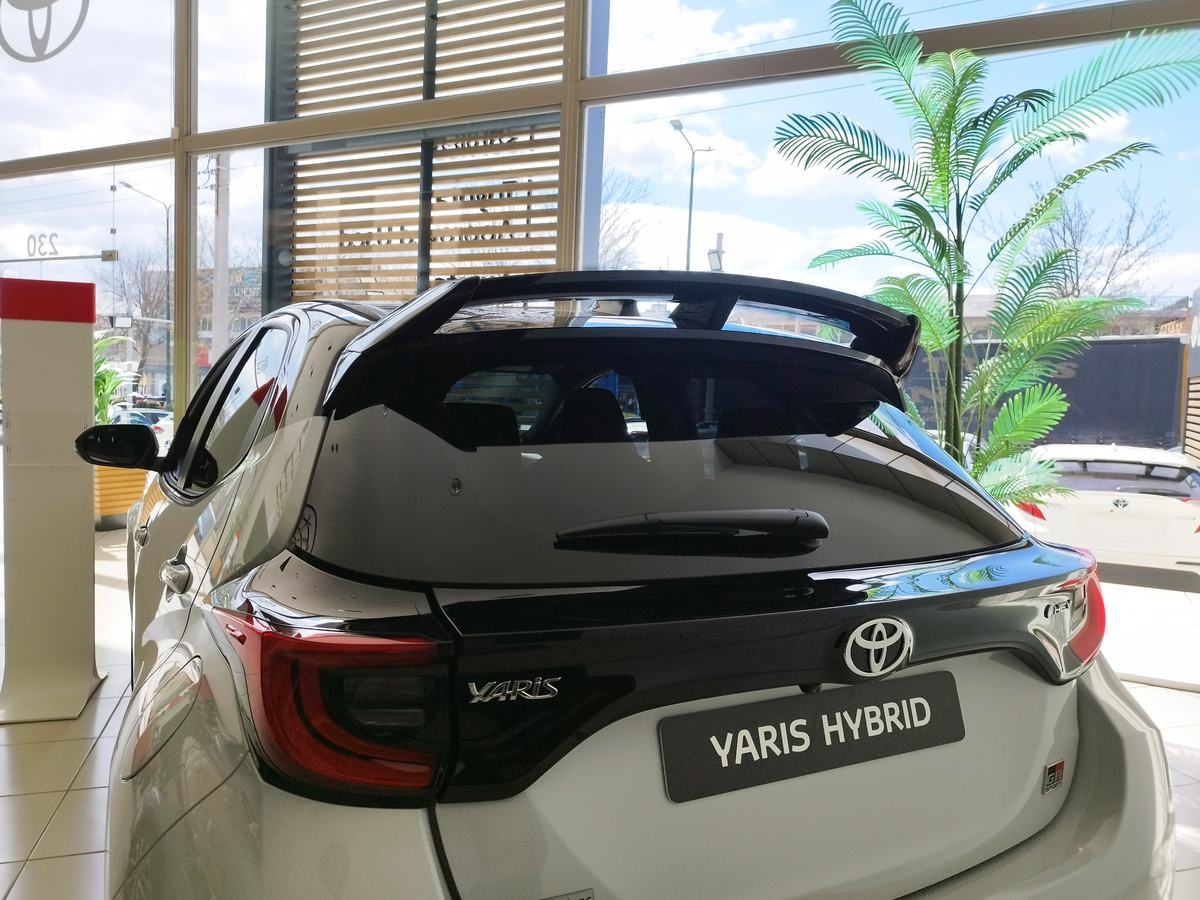 Aileron / Becquet de toit Toyota Yaris Mk4 (2020-)