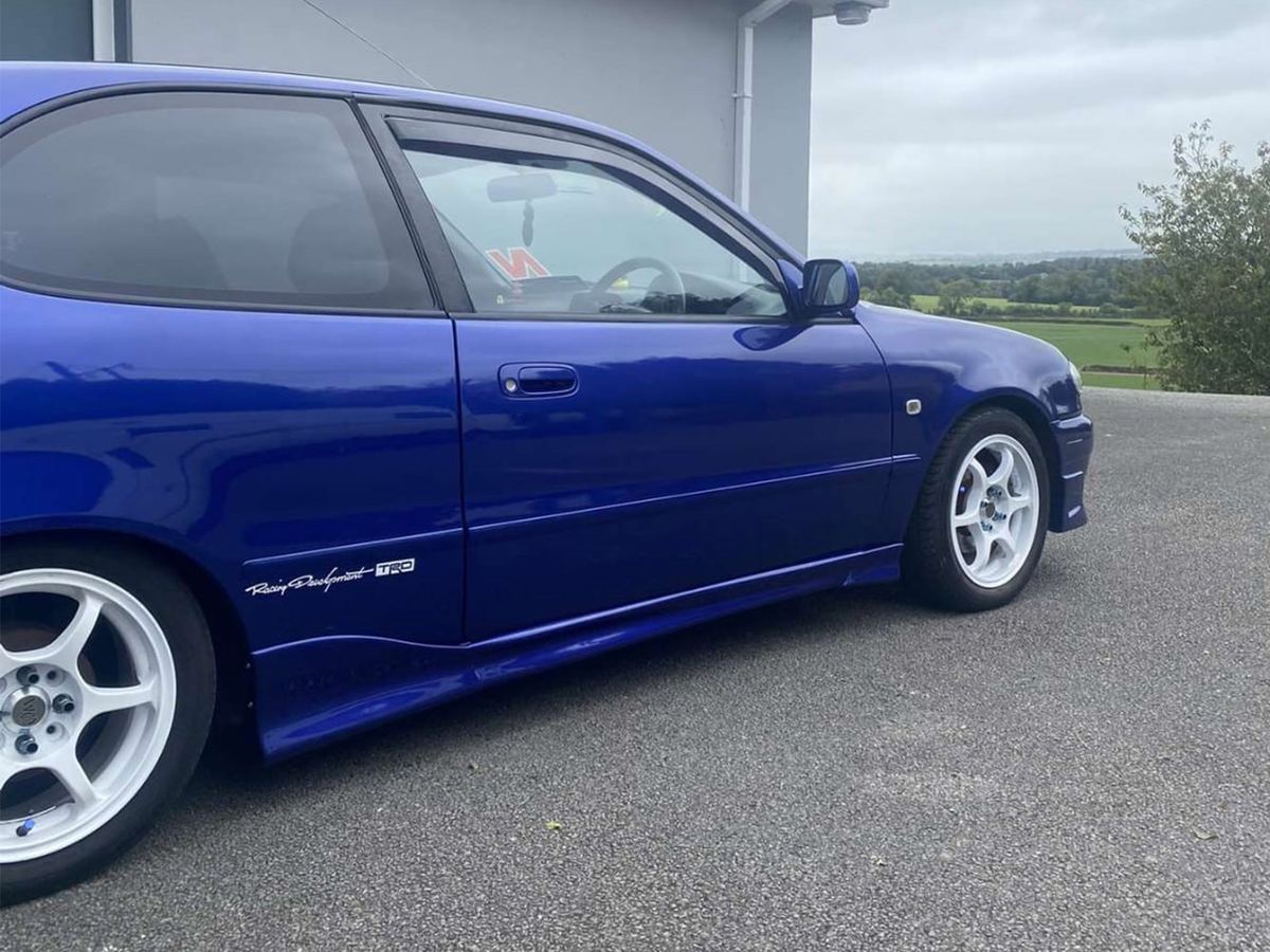 Bas de caisse (la paire) Toyota Corolla Mk8 (1995-2000)