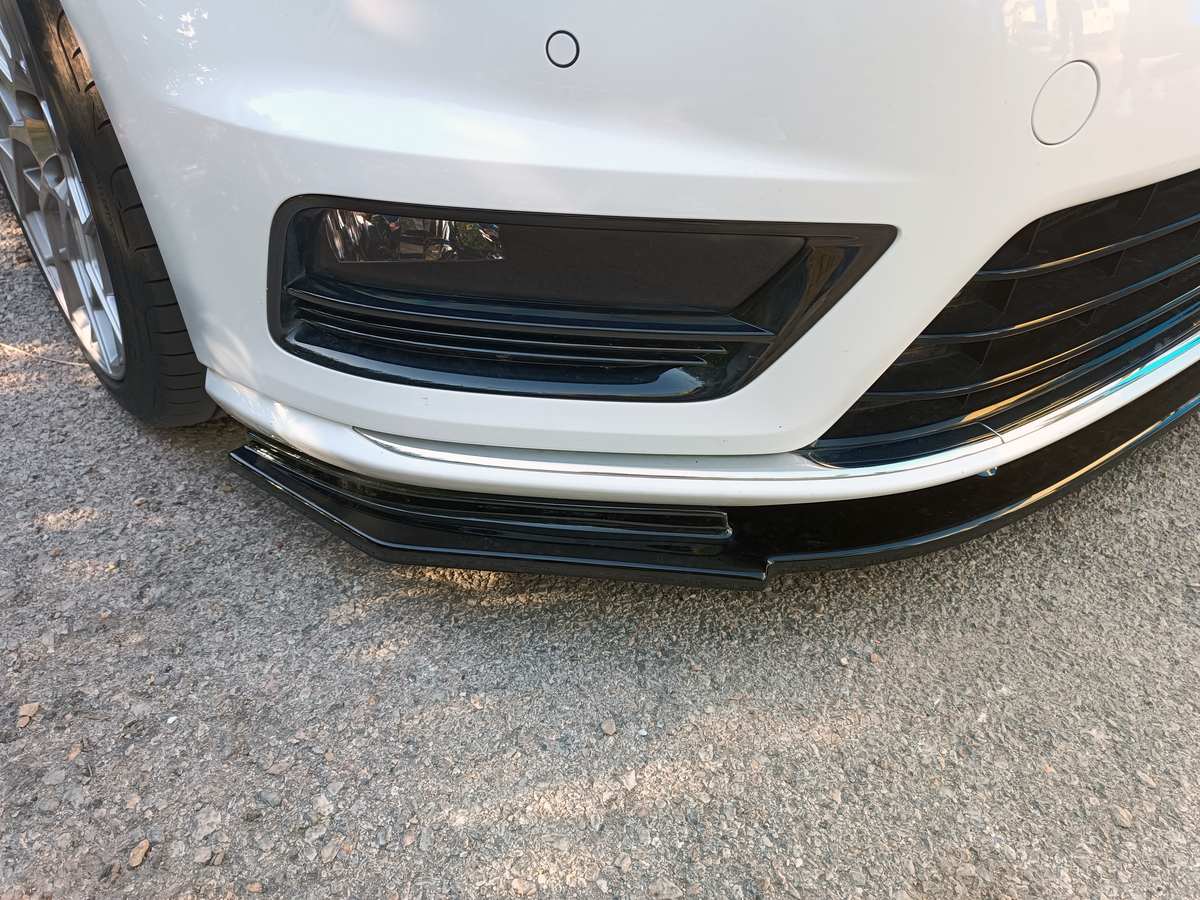Lame de pare-chocs avant VW Golf Mk7 R / R-Line