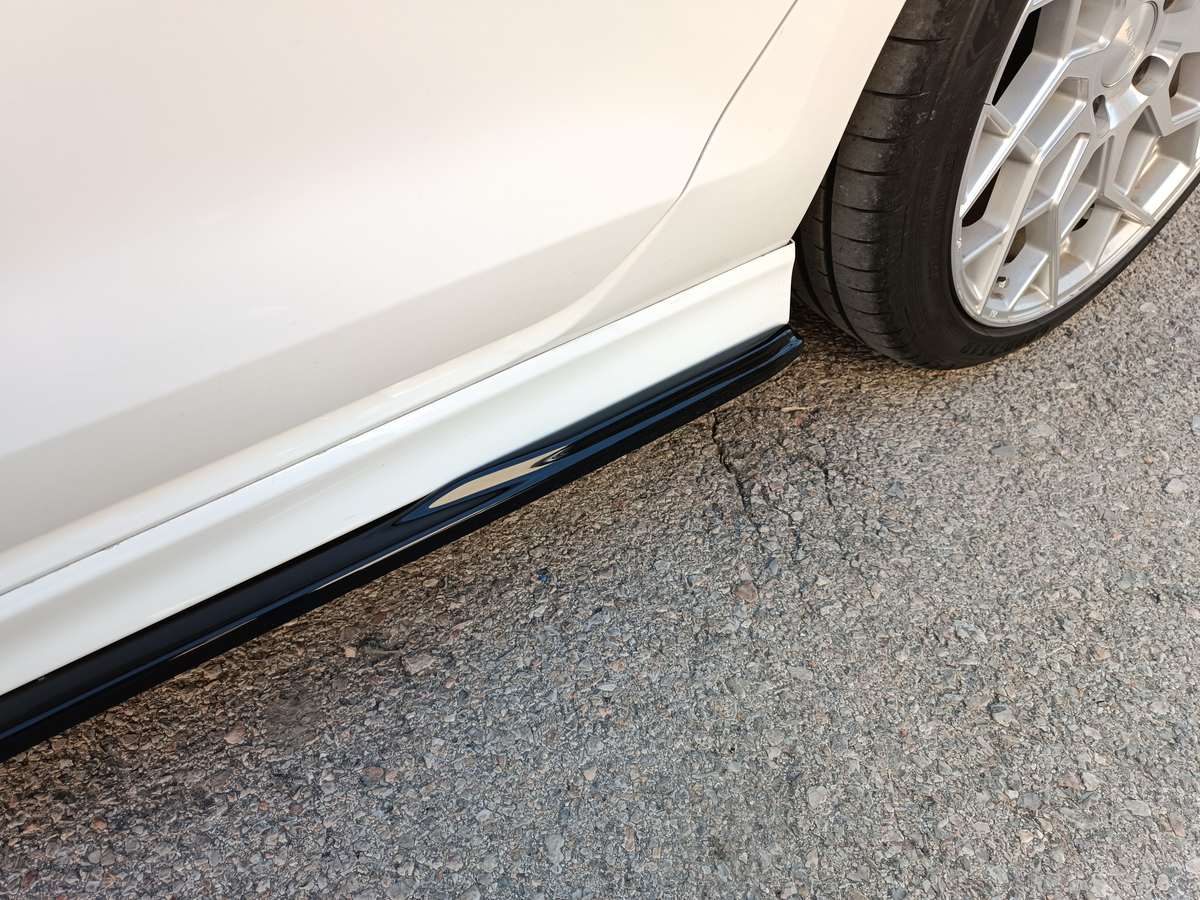 Extensions de bas de caisse (la paire) VW Golf Mk7 R / R-Line