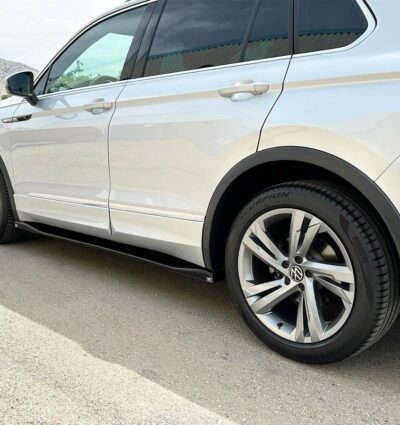 Extensions de bas de caisse (la paire) Volkswagen Tiguan R / R-Line Mk2 Facelift (2020-2024)