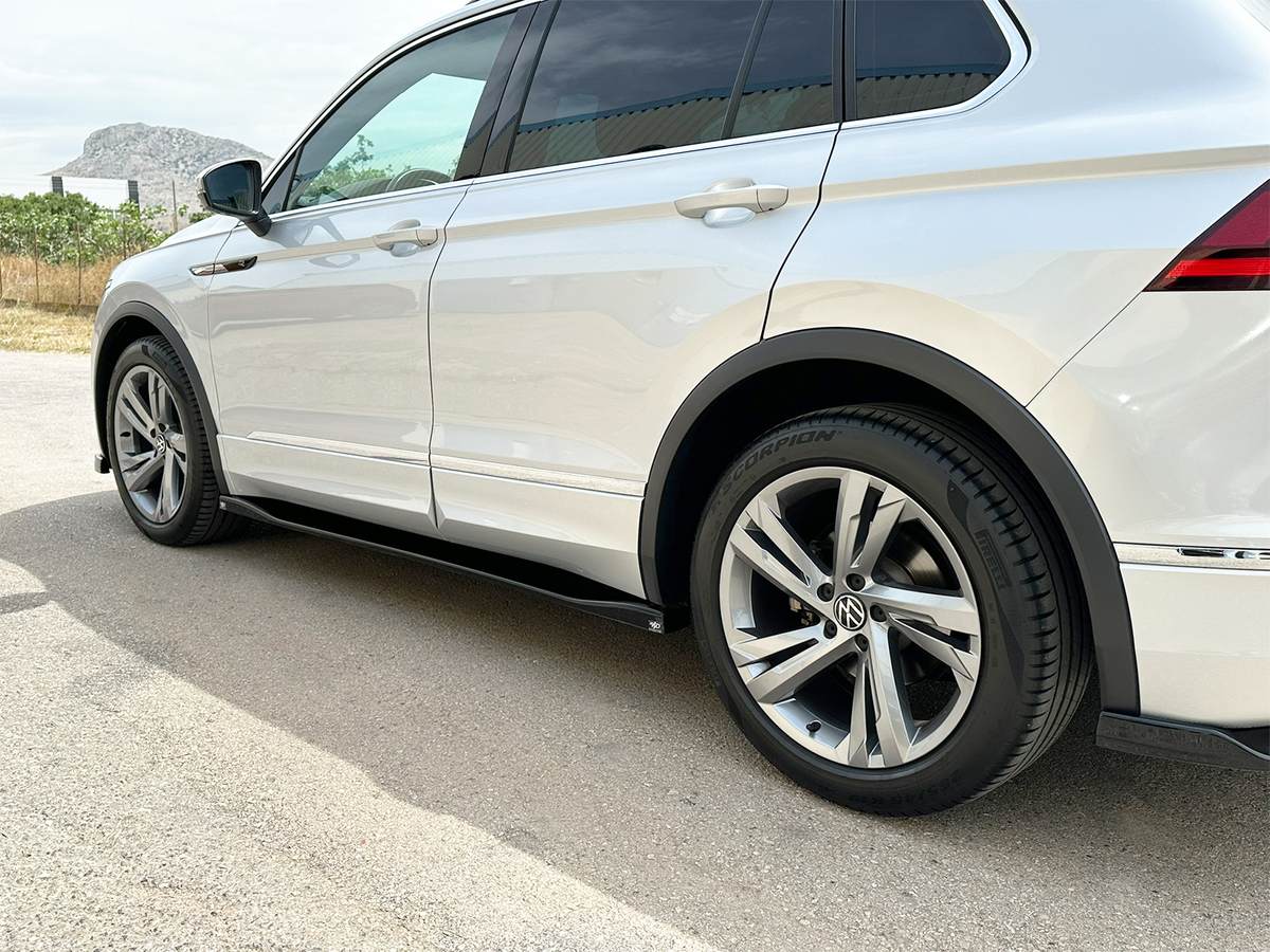 Extensions de bas de caisse (la paire) Volkswagen Tiguan R / R-Line Mk2 Facelift (2020-2024)