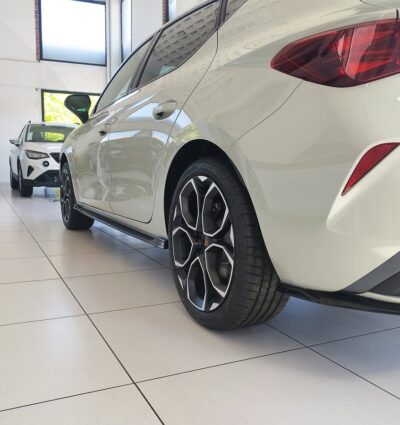Extensions de bas de caisse V.2 (la paire) Seat Leon Mk4 FR / Cupra Leon Mk1