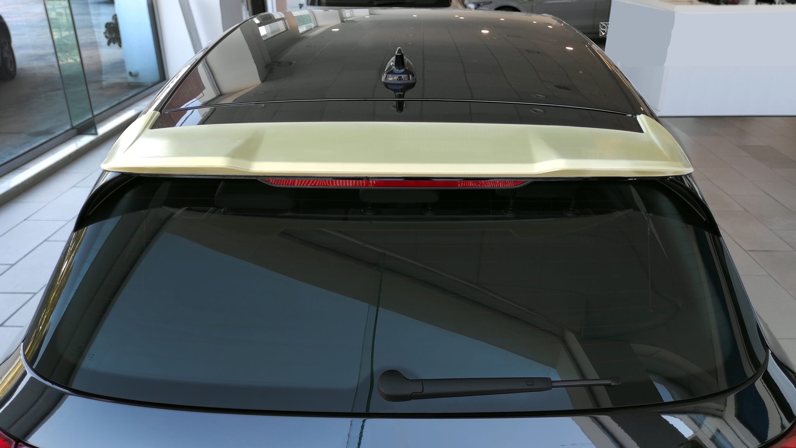 VikingDesign - Aileron / Becquet Gloss Black pour Volkswagen Golf 8
