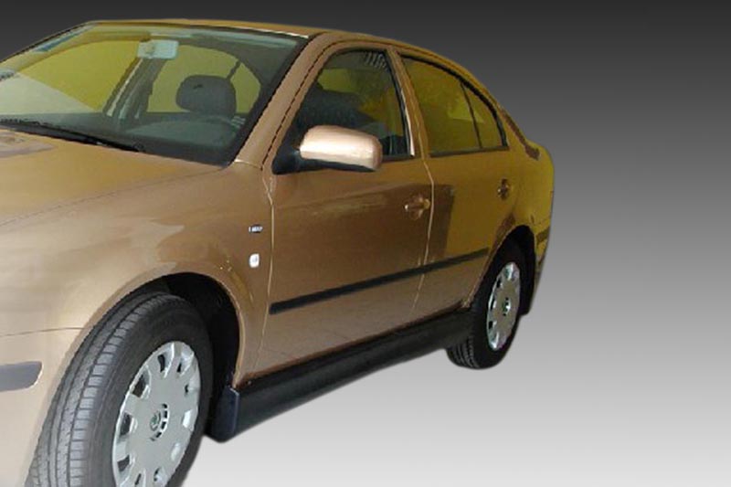 VikingDesign - Bas de caisse (la paire) Gloss Black pour Skoda Octavia 4 (1996-2004)